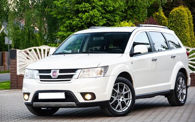 Fiat Freemont cena 48900 przebieg: 205000, rok produkcji 2015 z Nowy Sącz małe 781